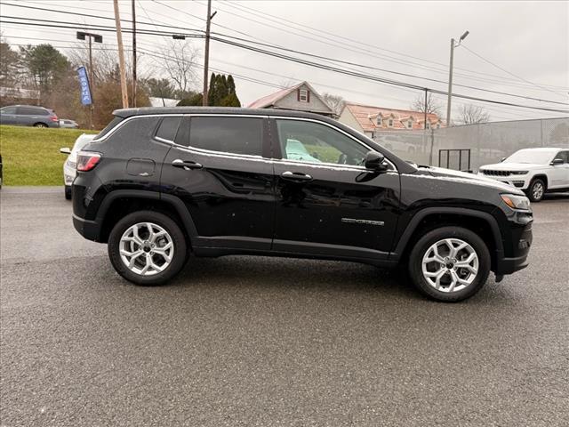 new 2025 Jeep Compass car, priced at $28,090