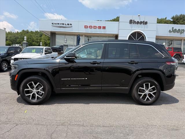 new 2025 Jeep Grand Cherokee car, priced at $52,735