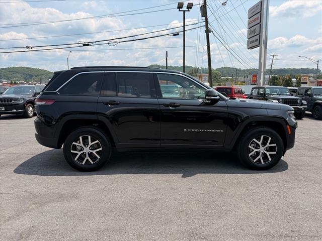 new 2025 Jeep Grand Cherokee car, priced at $52,735