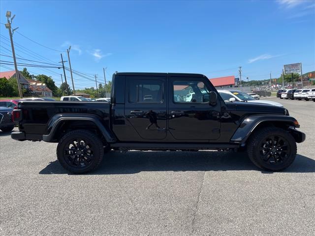 new 2024 Jeep Gladiator car, priced at $48,095