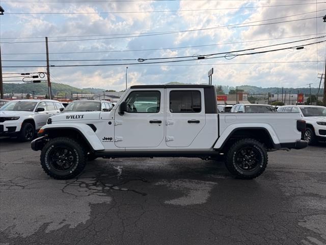 new 2025 Jeep Gladiator car, priced at $50,985