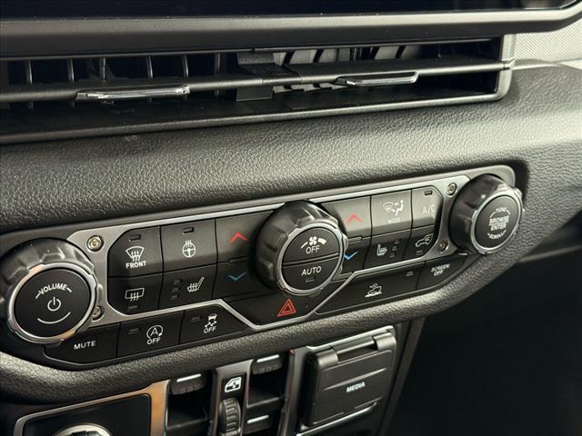 new 2025 Jeep Gladiator car, priced at $50,985