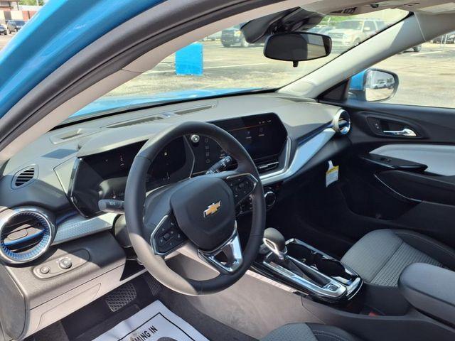 new 2025 Chevrolet Trax car, priced at $25,521