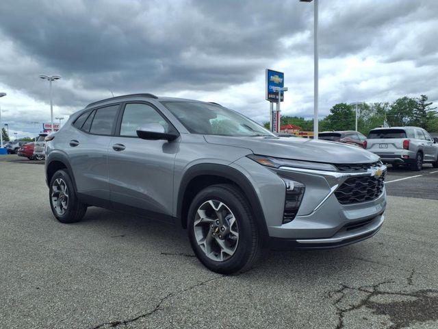 new 2025 Chevrolet Trax car, priced at $25,161