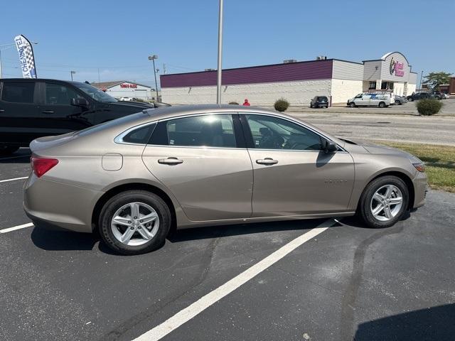 new 2024 Chevrolet Malibu car, priced at $23,092