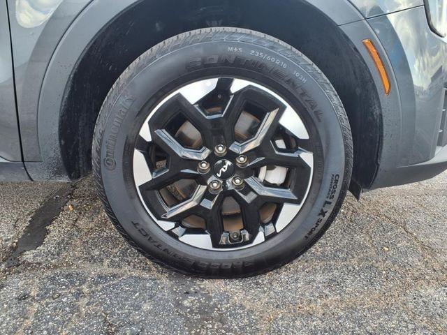 used 2024 Kia Sorento car, priced at $28,650