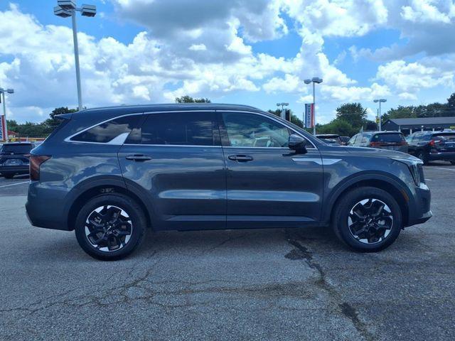 used 2024 Kia Sorento car, priced at $28,650