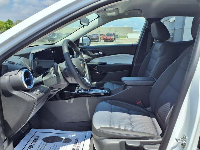 new 2025 Chevrolet Trax car, priced at $25,161