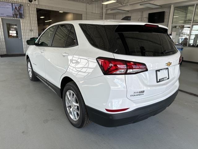 new 2024 Chevrolet Equinox car, priced at $26,918