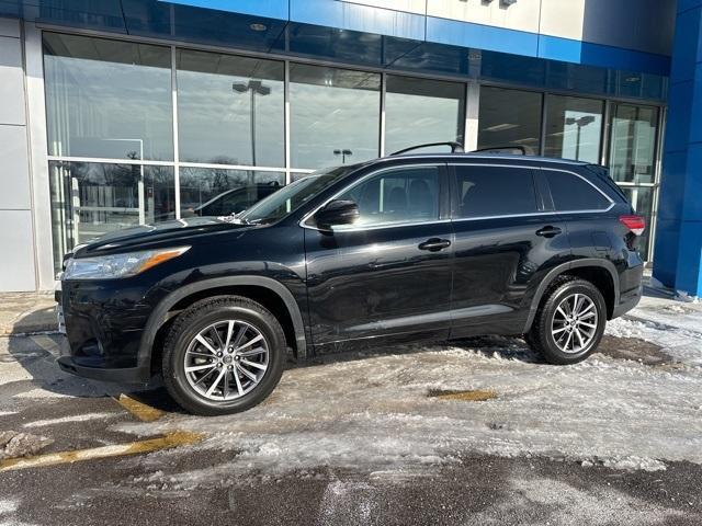 used 2017 Toyota Highlander car, priced at $21,989