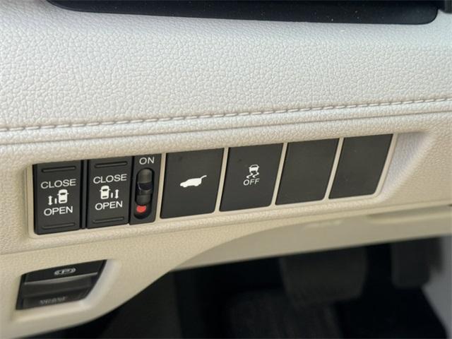 used 2025 Honda Odyssey car, priced at $38,333