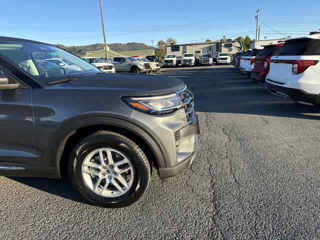 new 2025 Ford Explorer car, priced at $41,957