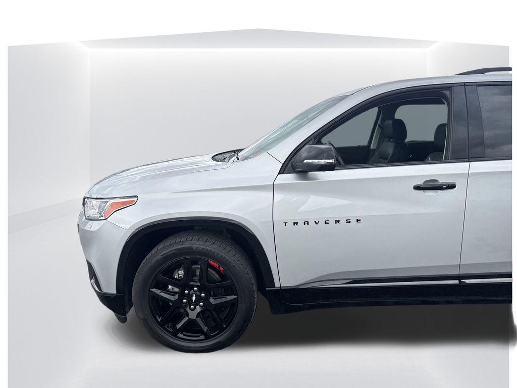 used 2021 Chevrolet Traverse car, priced at $29,364