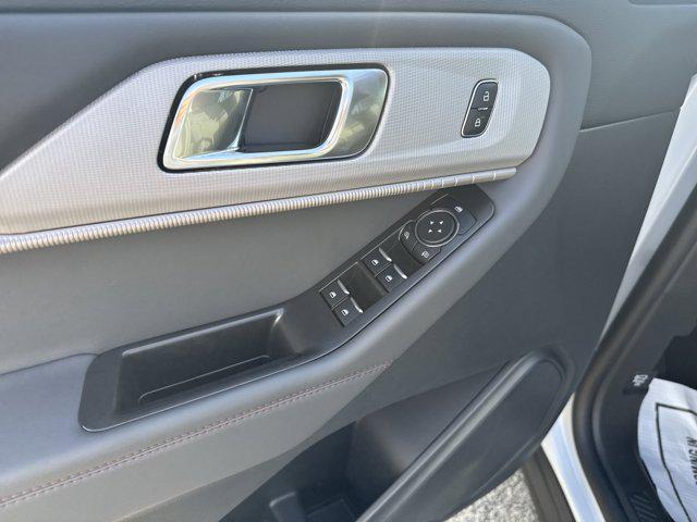 new 2025 Ford Explorer car, priced at $42,552