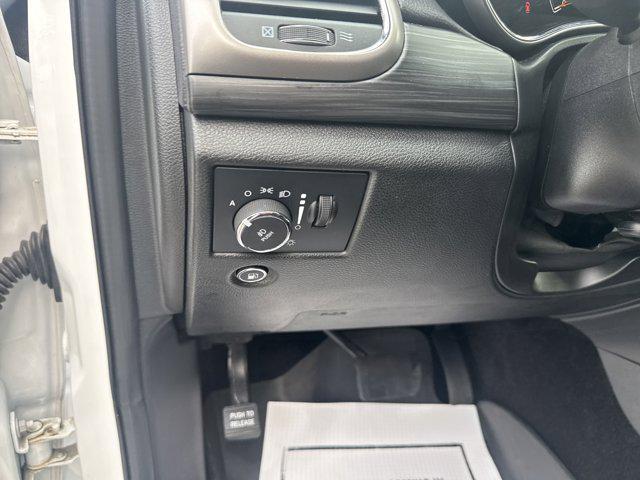 used 2022 Jeep Grand Cherokee car, priced at $31,145