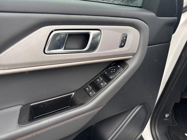 new 2025 Ford Explorer car, priced at $41,152