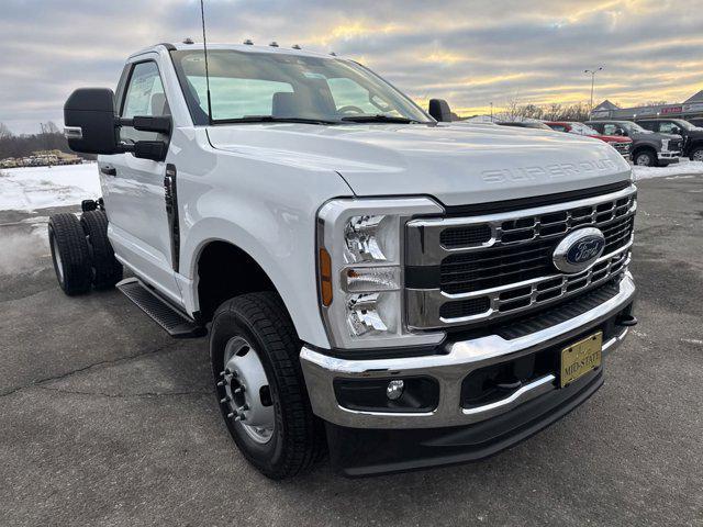 new 2025 Ford F-350 car, priced at $56,410