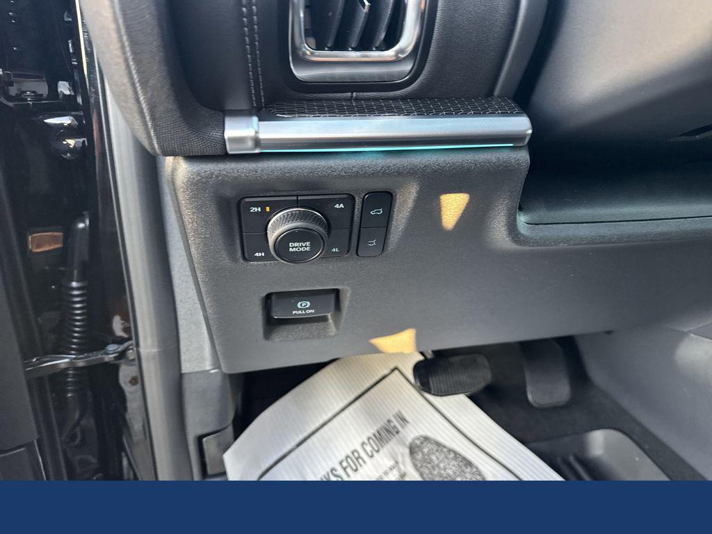 new 2025 Ford Expedition car, priced at $83,925