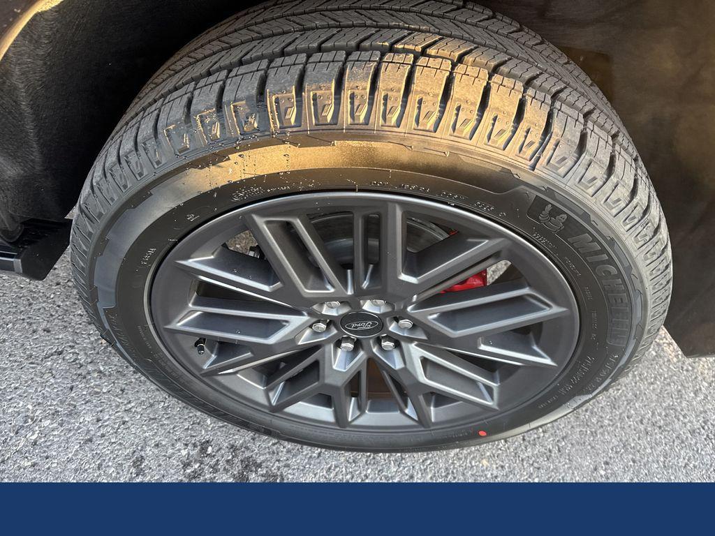 new 2025 Ford Expedition car, priced at $83,925