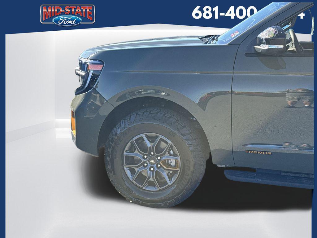 new 2025 Ford Expedition car, priced at $82,720