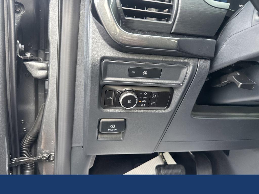 new 2025 Ford F-150 car, priced at $45,995