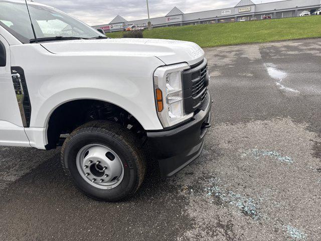 new 2025 Ford F-350 car, priced at $55,000