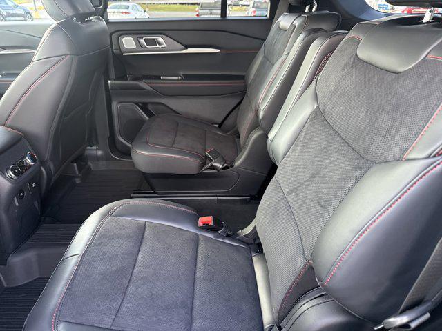 new 2025 Ford Explorer car, priced at $59,997