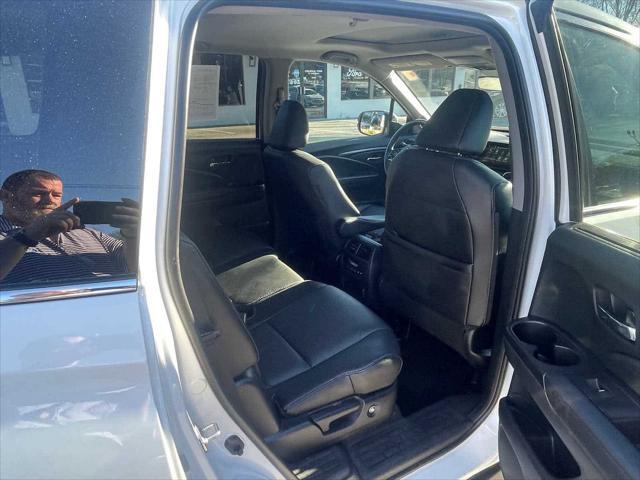 used 2022 Honda Pilot car, priced at $32,977