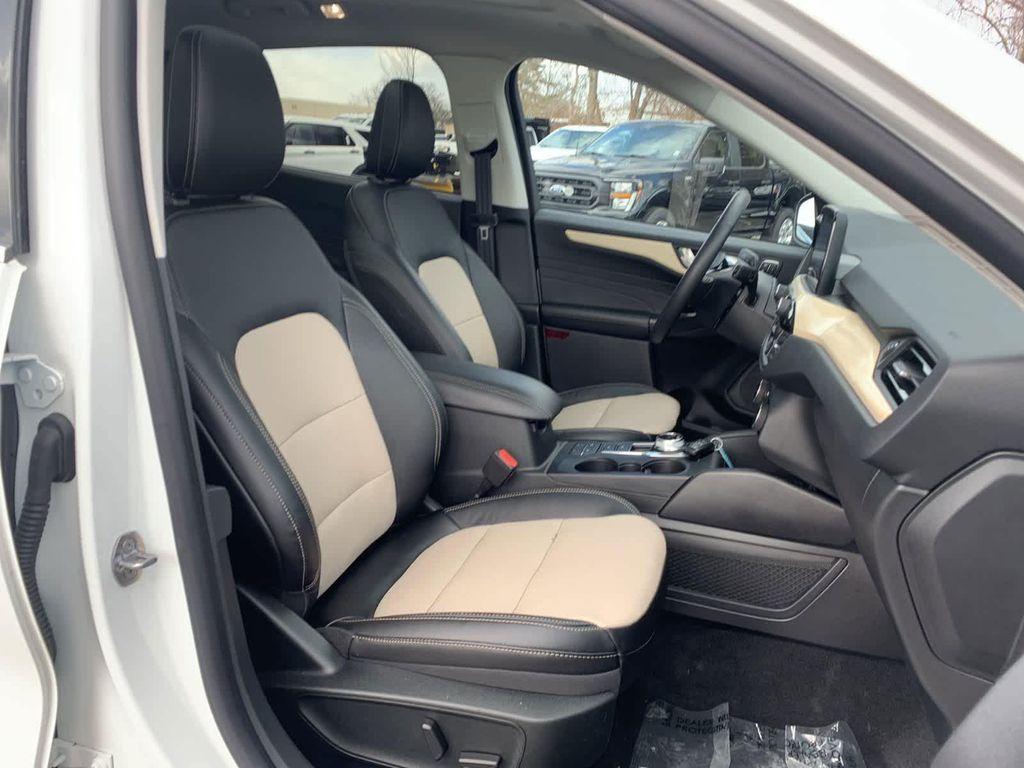 new 2022 Ford Escape car, priced at $29,977