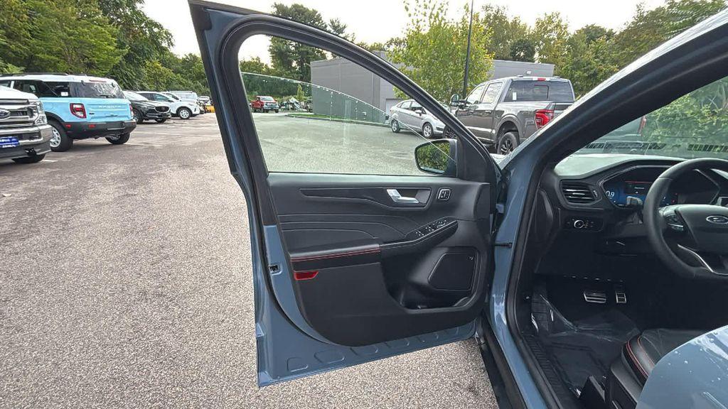 used 2023 Ford Escape car, priced at $30,377