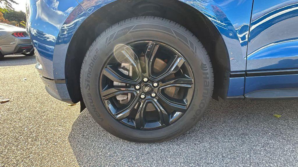 used 2024 Ford Edge car, priced at $28,777