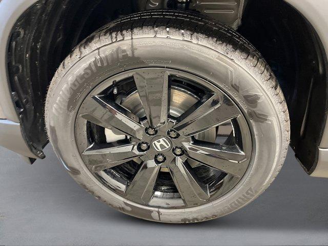 new 2025 Honda Pilot car, priced at $56,075