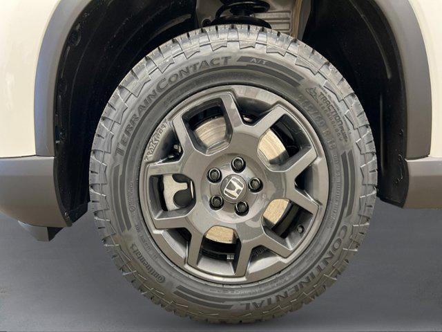 new 2025 Honda Pilot car, priced at $51,830
