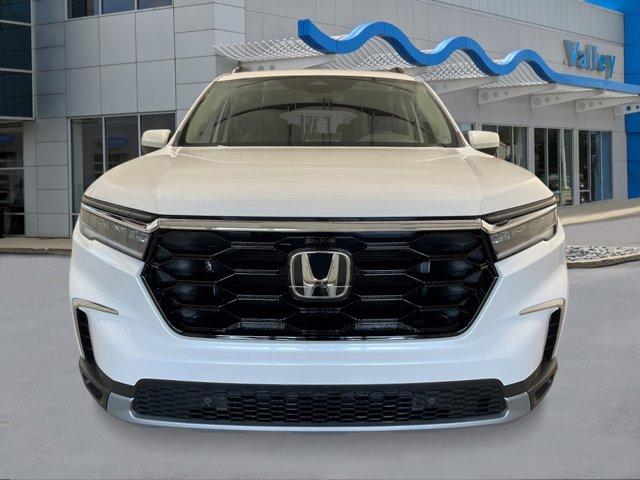 new 2025 Honda Pilot car, priced at $54,180