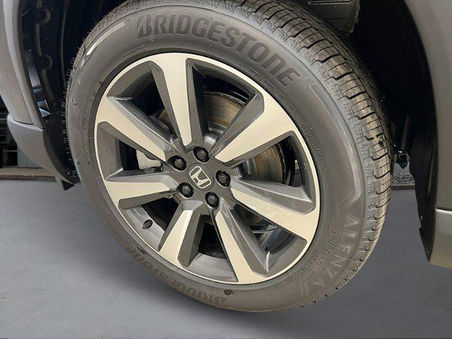 new 2025 Honda Pilot car, priced at $51,095