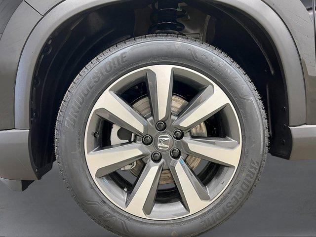 new 2025 Honda Pilot car, priced at $55,260