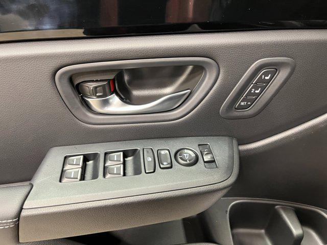new 2025 Honda Pilot car, priced at $49,350