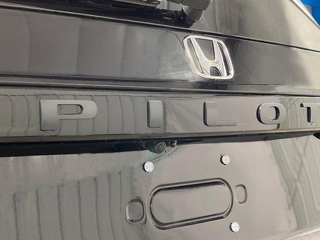 new 2025 Honda Pilot car, priced at $50,895