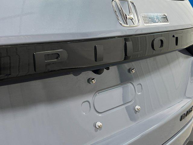new 2025 Honda Pilot car, priced at $57,215