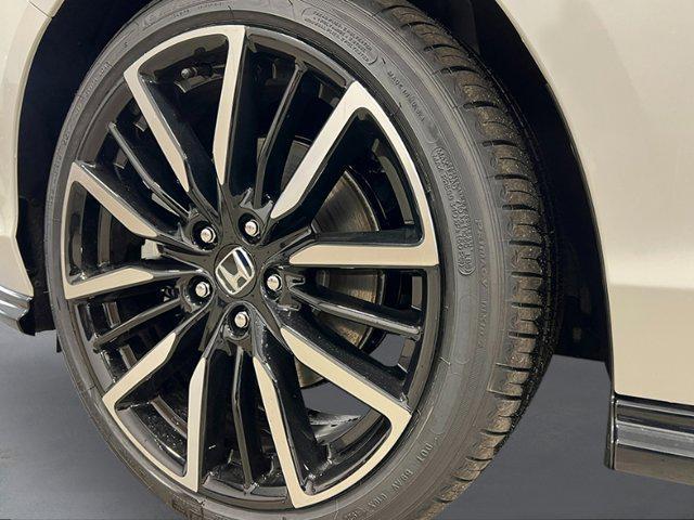 new 2025 Honda Accord Hybrid car, priced at $40,905