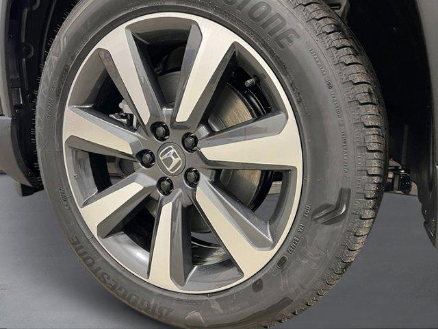new 2025 Honda Pilot car, priced at $51,050
