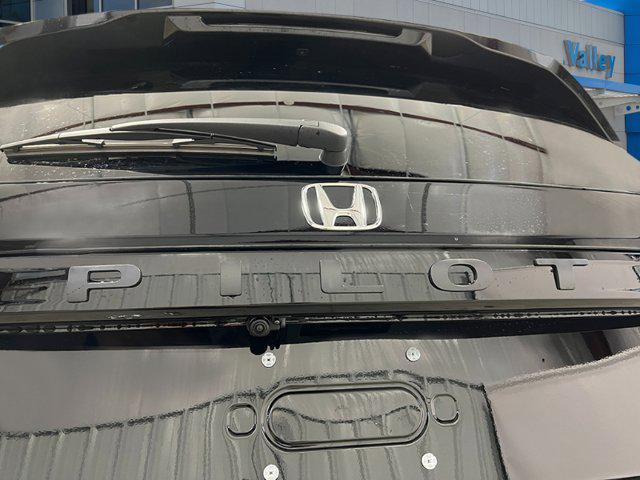 new 2025 Honda Pilot car, priced at $55,305