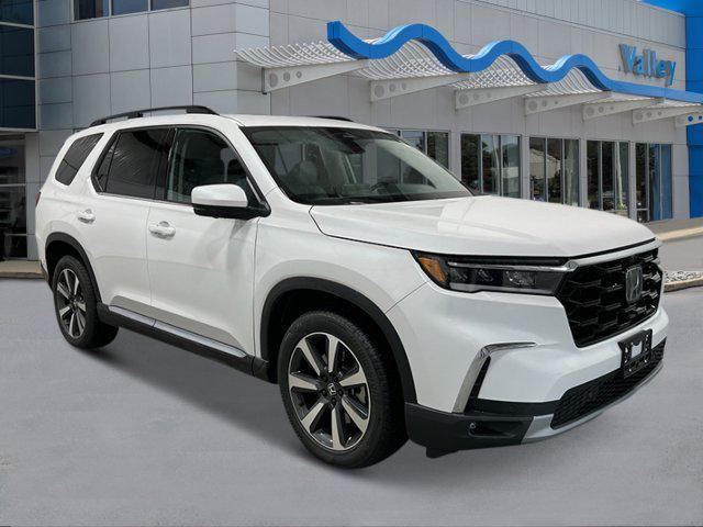 new 2025 Honda Pilot car, priced at $55,715