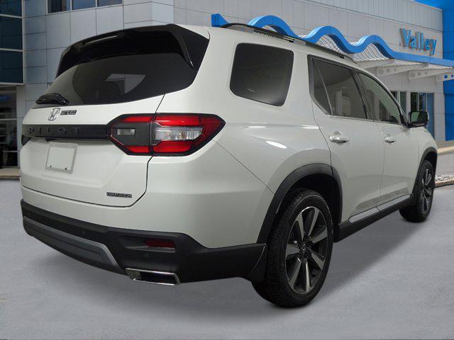 new 2025 Honda Pilot car, priced at $52,280