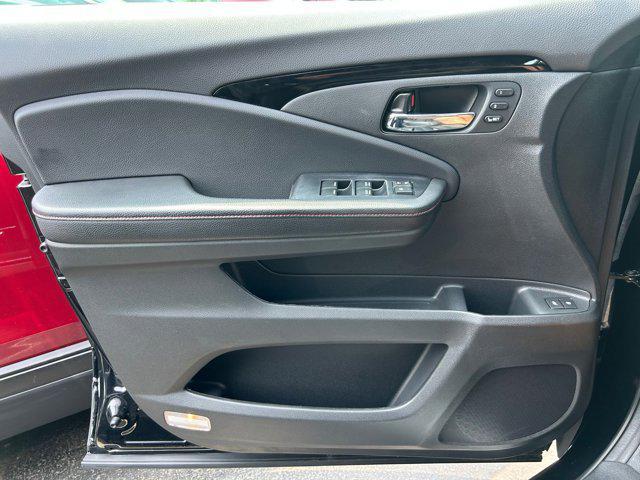 used 2022 Honda Pilot car, priced at $28,495