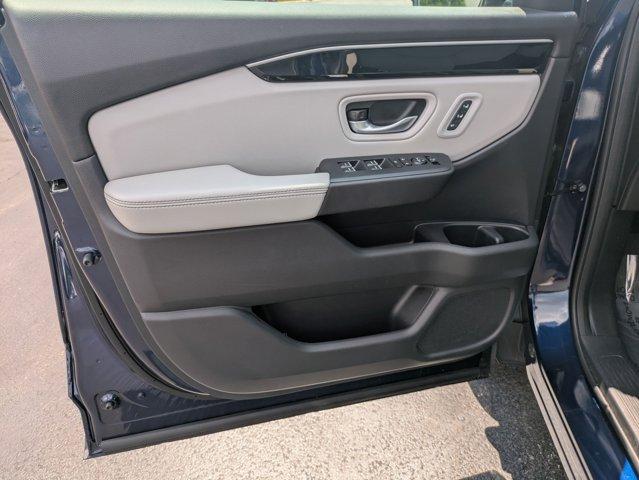 used 2025 Honda Pilot car, priced at $44,495