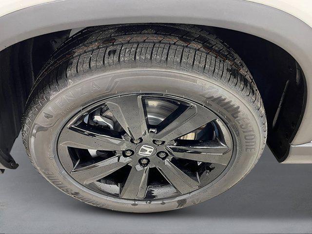 new 2025 Honda Pilot car, priced at $57,260