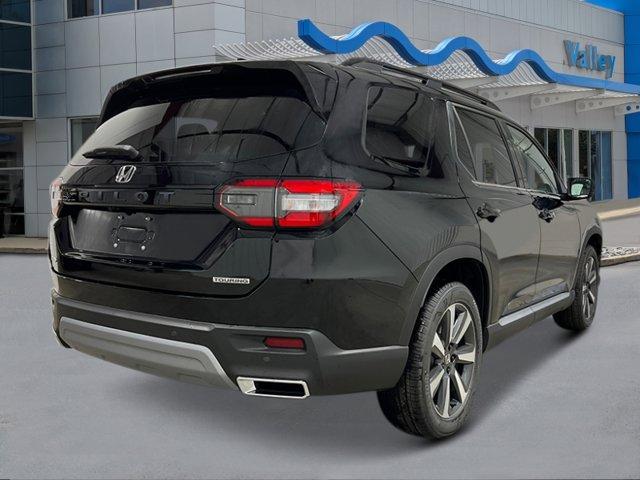 new 2025 Honda Pilot car, priced at $51,050