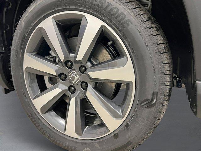 new 2025 Honda Pilot car, priced at $51,050