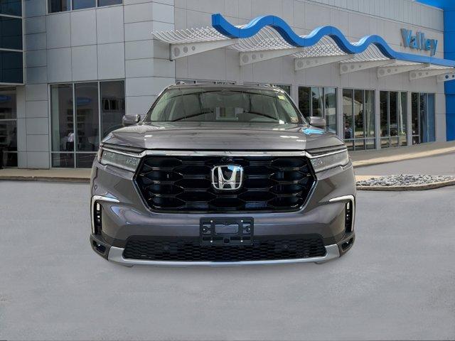 new 2025 Honda Pilot car, priced at $55,305